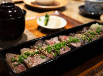 雛屋の特製牛箱弁当