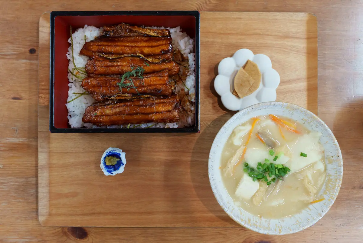 USAMI食堂のたち重とだんご汁