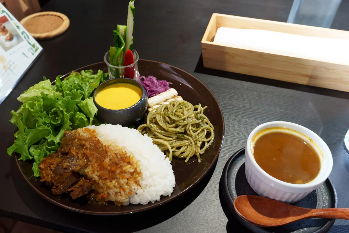 琥珀と車輪のジビエカレー